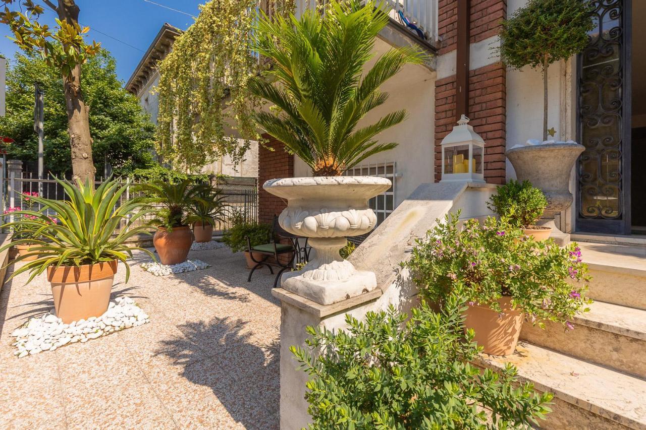 Crys: Apartments, Holiday, Business, * Verona