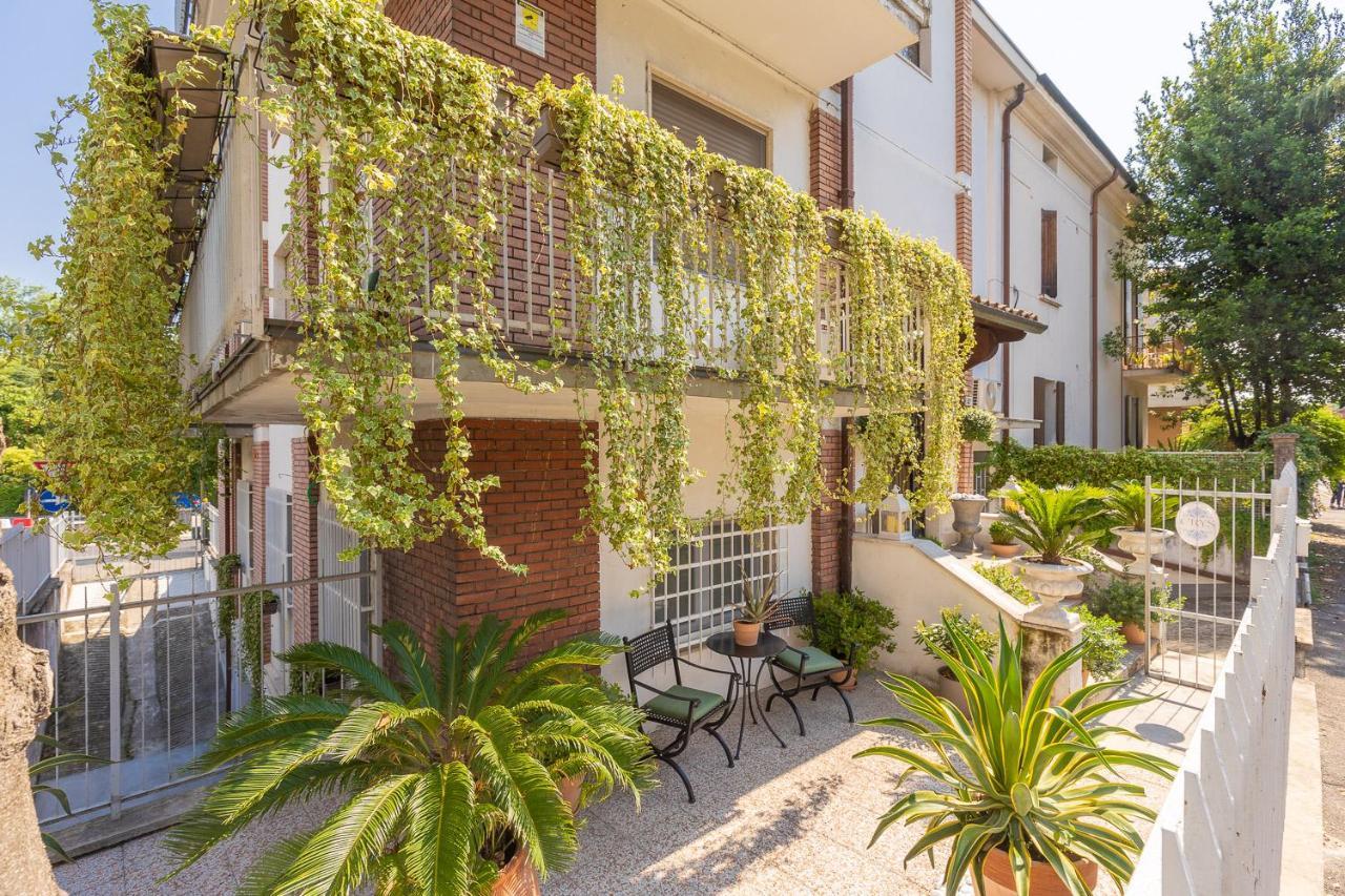 Apartment Crys: Apartments, Holiday, Business, Verona