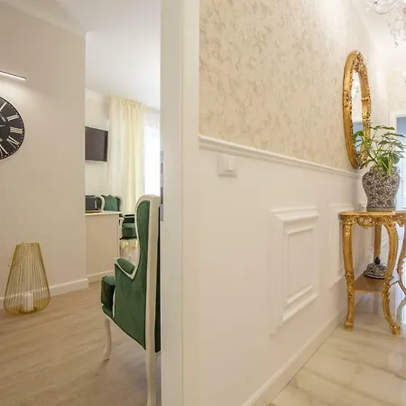 Crys: Apartments, Holiday, Business, Verde Verona Buitenkant foto