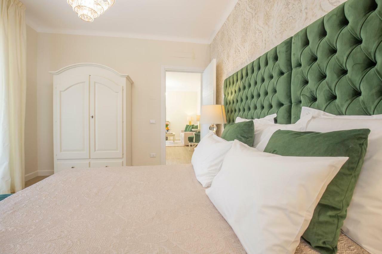 Apartamento Crys: Apartments, Holiday, Business, *