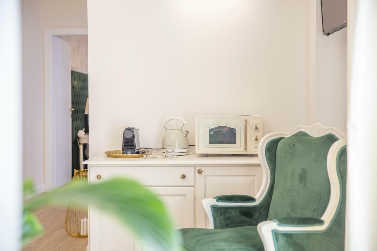 Crys: Apartments, Holiday, Business, Apartment