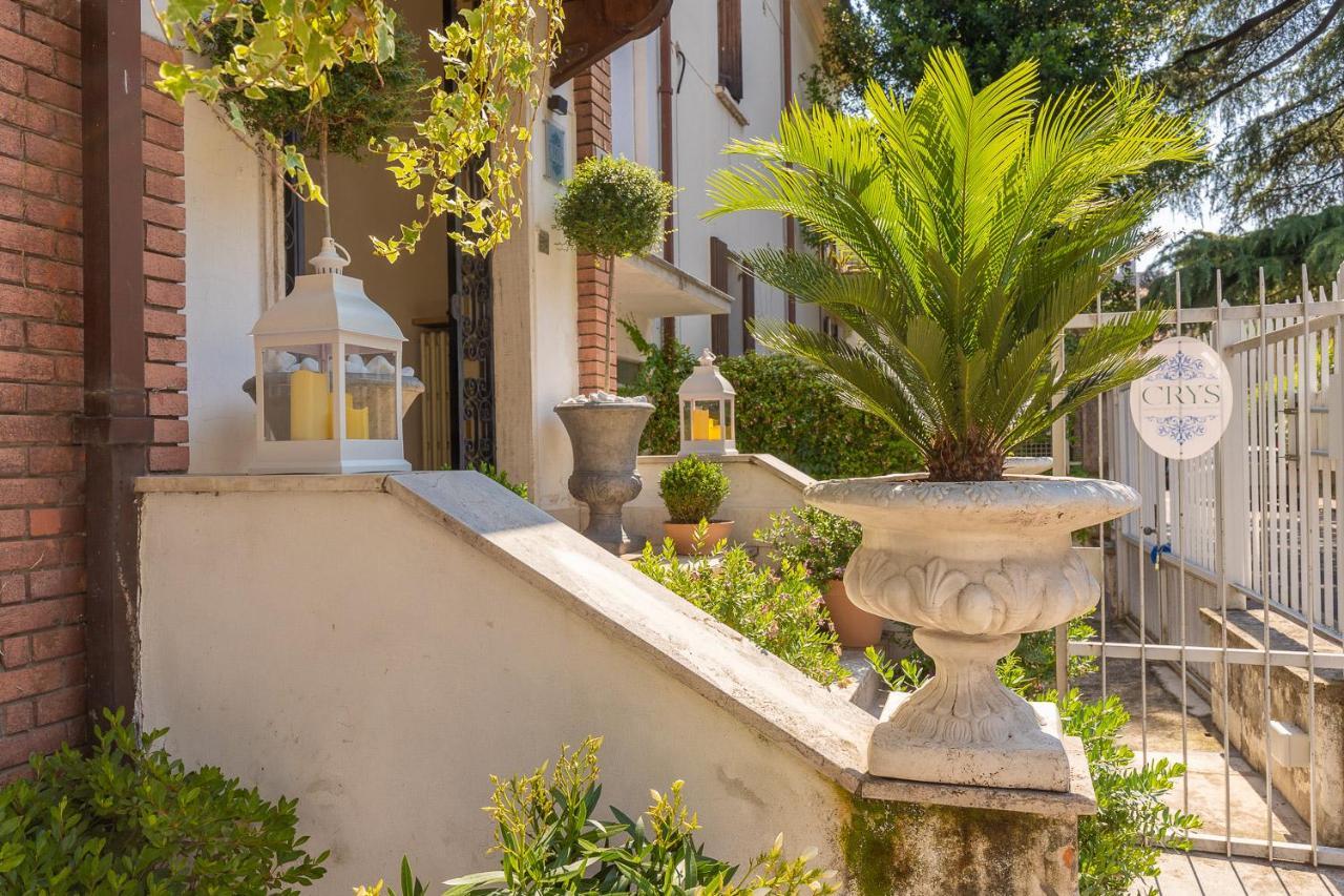 Appartement Crys: Apartments, Holiday, Business, *