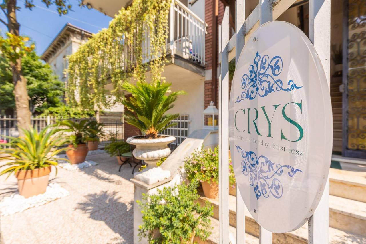 Appartement Crys: Apartments, Holiday, Business, *